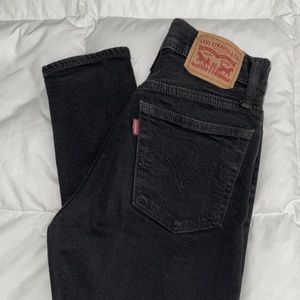 Black Levi’s Jeans